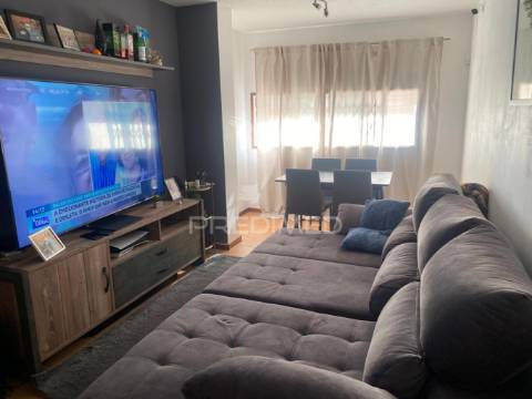 Arrenda-te t2 duplex matosinhos perafita mobilado com garagem
