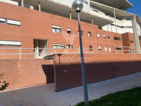 Arrenda-te t2 duplex matosinhos perafita mobilado com garagem