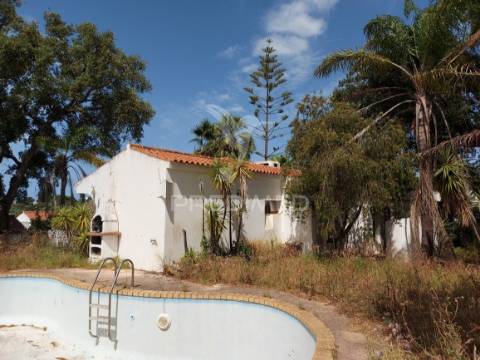 Moradia t2 térrea com piscina em vale navio, albufeira