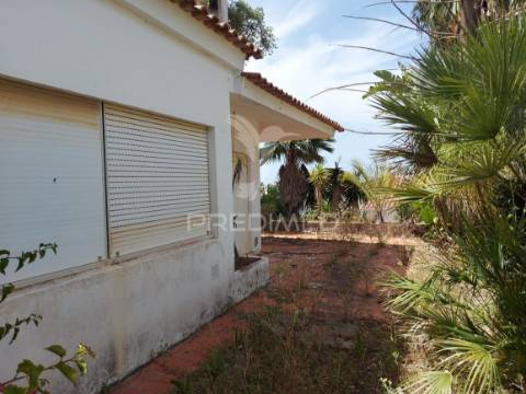 Moradia t2 térrea com piscina em vale navio, albufeira