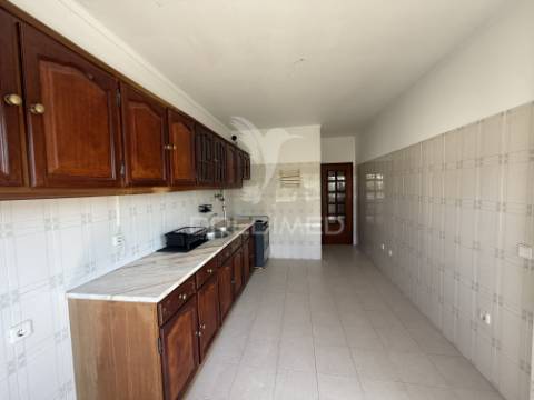 Apartamento t3 com garagem | excelente oportunidade!