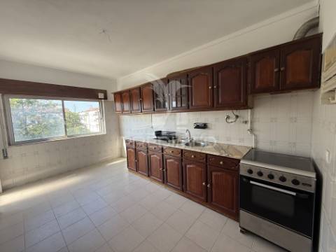 Apartamento t3 com garagem | excelente oportunidade!