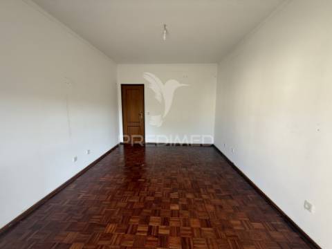 Apartamento t3 com garagem | excelente oportunidade!