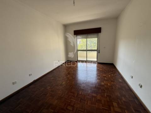 Apartamento t3 com garagem | excelente oportunidade!