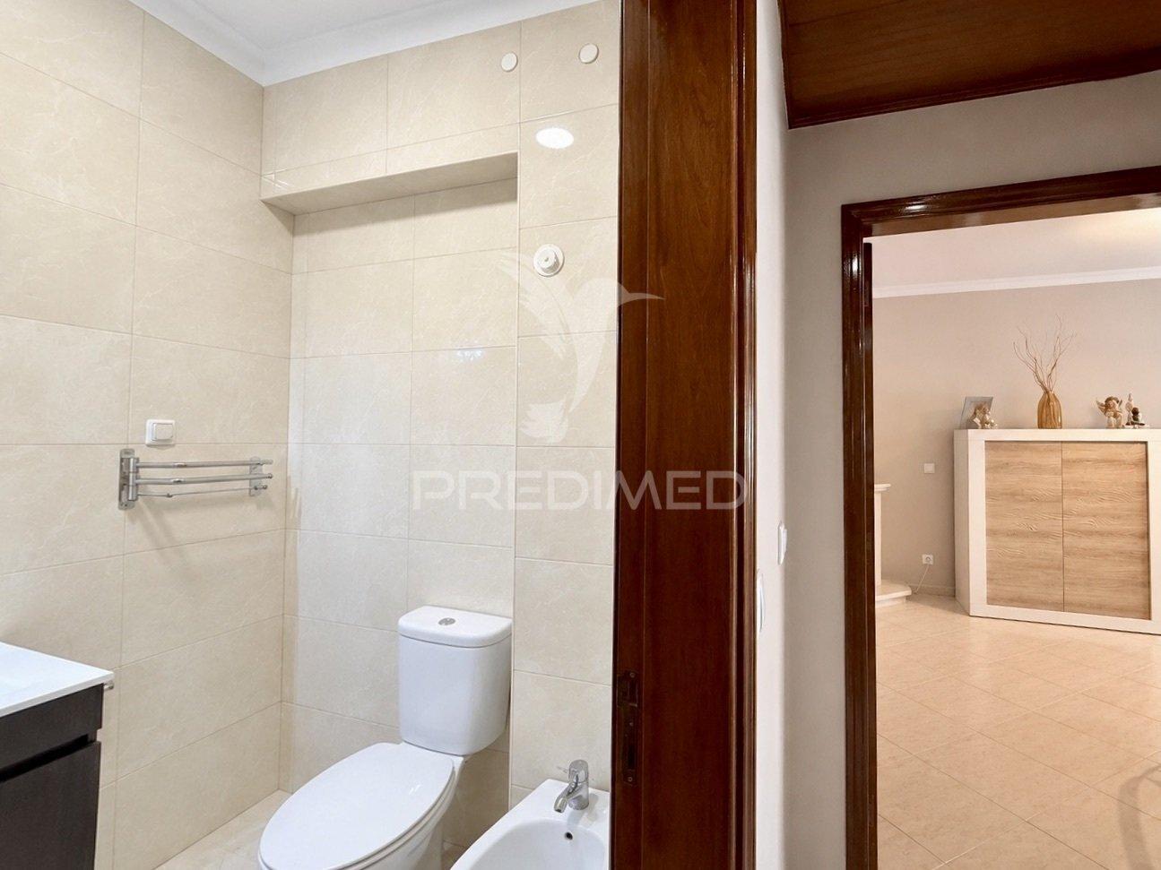 Apartamento t2 em vila nova da caparica