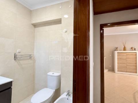 Apartamento t2 em vila nova da caparica