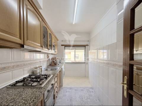 Apartamento t2 em vila nova da caparica