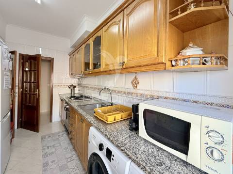 Apartamento t2 em vila nova da caparica