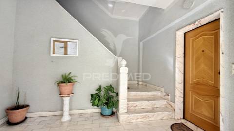 Apartamento t2 em vila nova da caparica