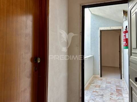 Apartamento t2 em vila nova da caparica