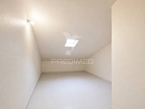 Apartamento t2 em vila nova da caparica
