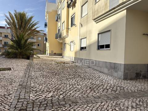 Apartamento t2 em vila nova da caparica