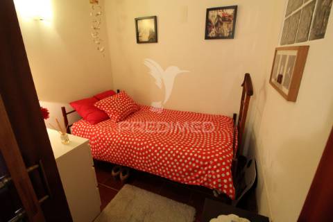 Moradia geminada t3 | centro da vila | pronta a habitar