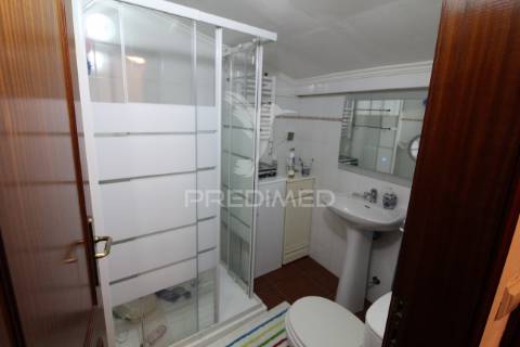 Moradia geminada t3 | centro da vila | pronta a habitar
