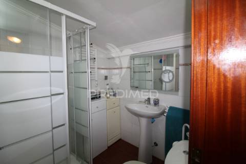 Moradia geminada t3 | centro da vila | pronta a habitar