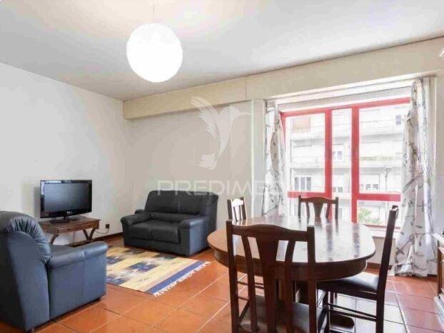 Apartamento t2 com elevador e estacionamento no centro de lisboa | arroios