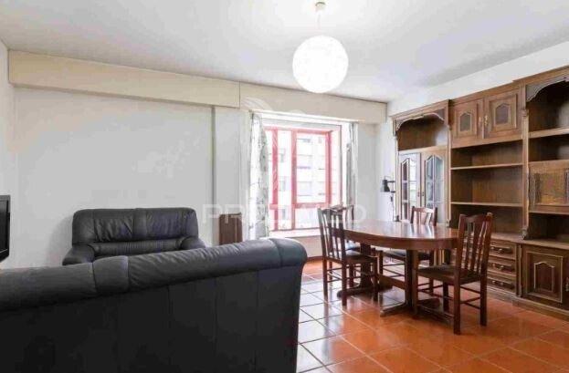 Apartamento t2 com elevador e estacionamento no centro de lisboa | arroios