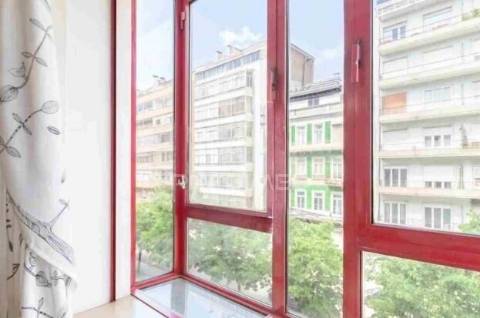 Apartamento t2 com elevador e estacionamento no centro de lisboa | arroios