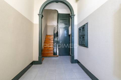 Apartamento t1+1 com vista rio junto museu da arte antiga