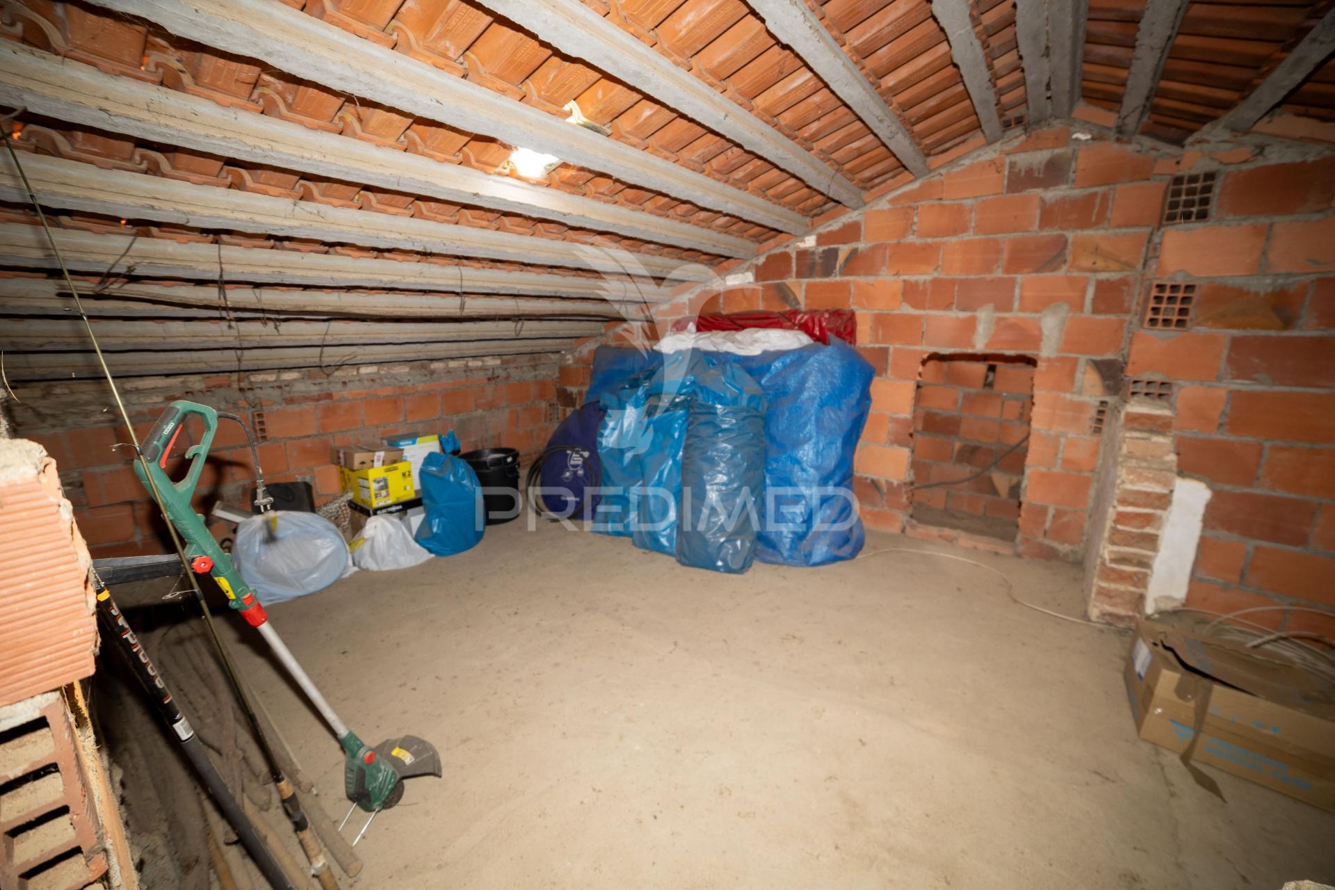 Moradia t3 térrea com quintal e garagem