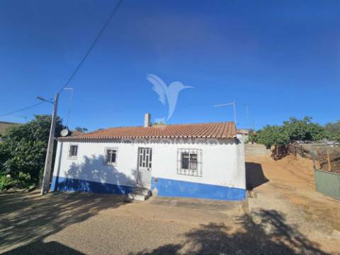 Moradia t3 com terreno urbano de 970 m² em vales mortos – serpa