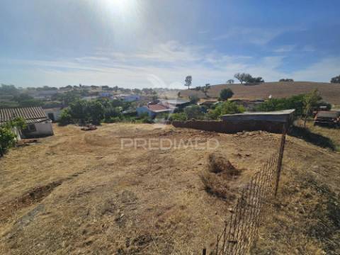 Moradia t3 com terreno urbano de 970 m² em vales mortos – serpa