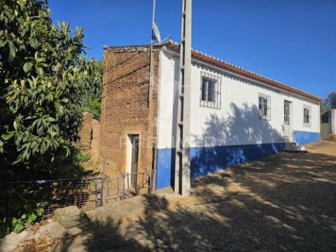 Moradia t3 com terreno urbano de 970 m² em vales mortos – serpa