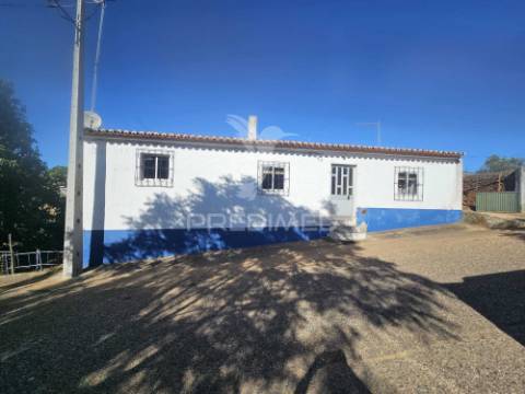 Moradia t3 com terreno urbano de 970 m² em vales mortos – serpa