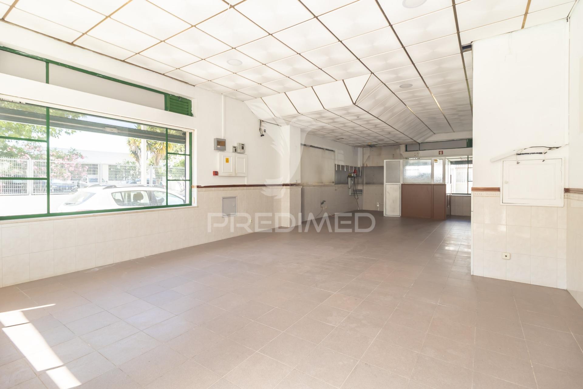 Loja para restauração c/ 114m2 c/ cave - santo andré. barreiro.