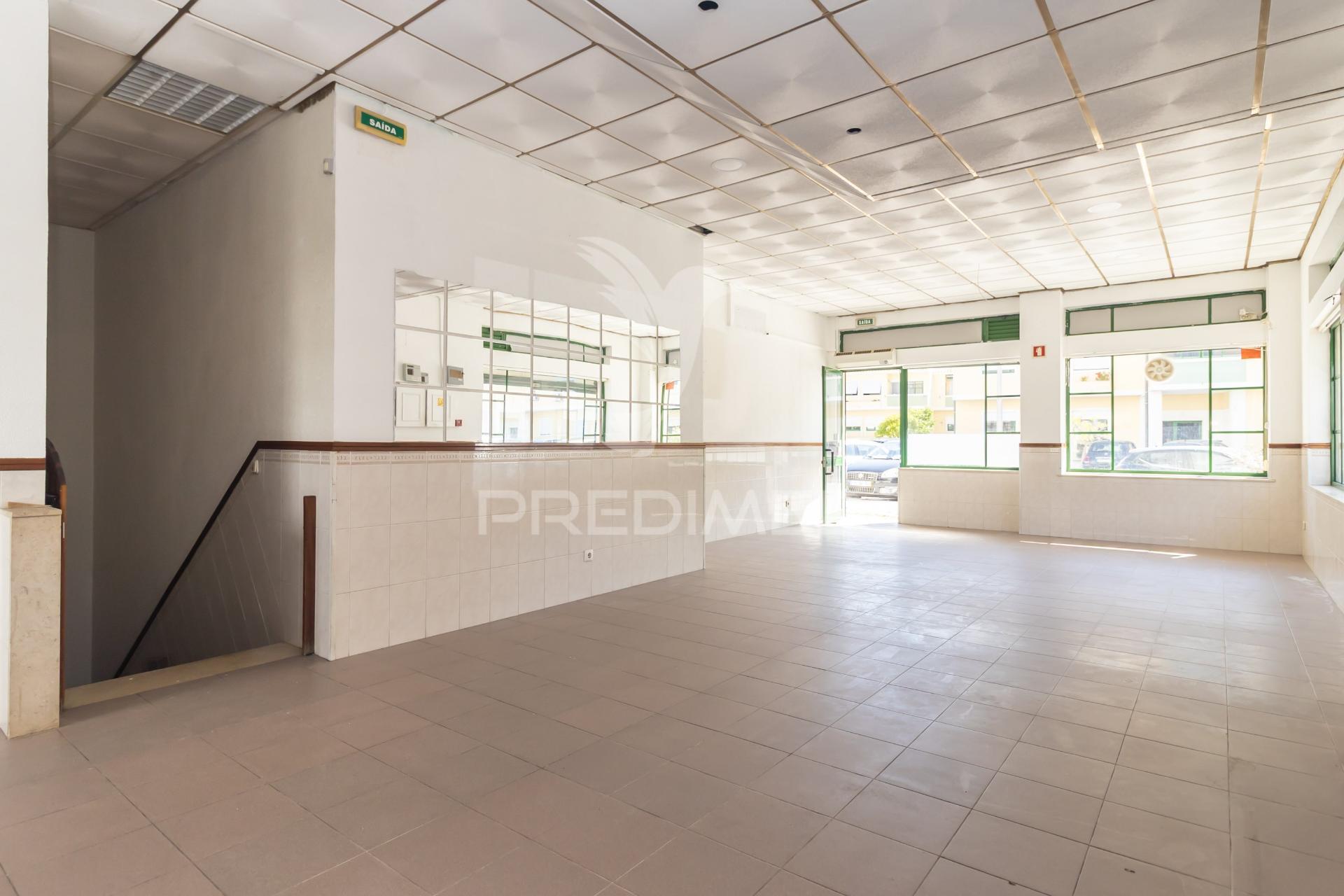 Loja para restauração c/ 114m2 c/ cave - santo andré. barreiro.