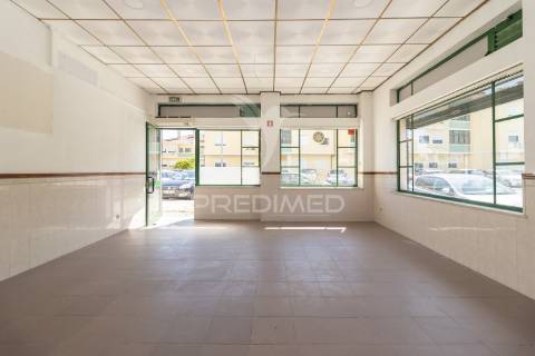 Loja para restauração c/ 114m2 c/ cave - santo andré. barreiro.