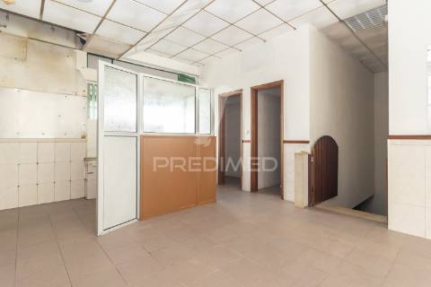Loja para restauração c/ 114m2 c/ cave - santo andré. barreiro.