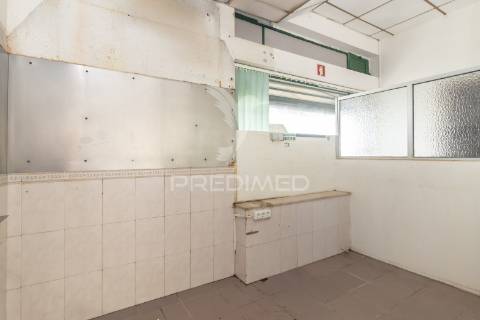 Loja para restauração c/ 114m2 c/ cave - santo andré. barreiro.