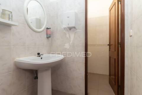 Loja para restauração c/ 114m2 c/ cave - santo andré. barreiro.
