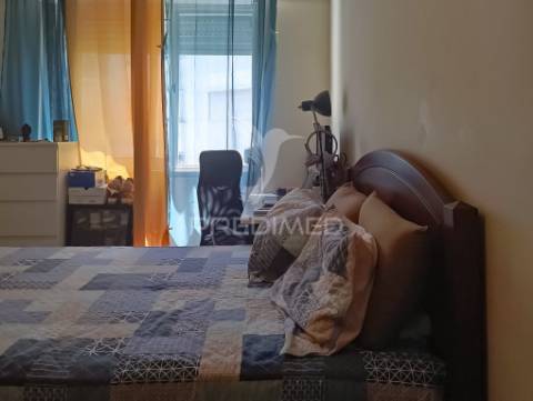 Apartamento lisboa benfica t3 com 2 wc e varanda