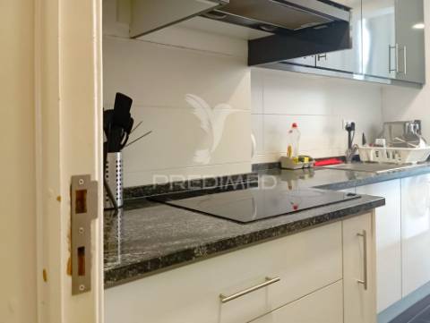 Apartamento lisboa benfica t3 com 2 wc e varanda