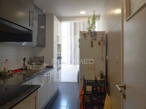 Apartamento lisboa benfica t3 com 2 wc e varanda