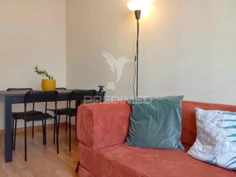 Apartamento lisboa benfica t3 com 2 wc e varanda