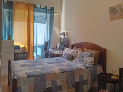 Apartamento lisboa benfica t3 com 2 wc e varanda