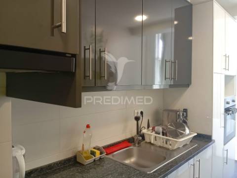 Apartamento lisboa benfica t3 com 2 wc e varanda