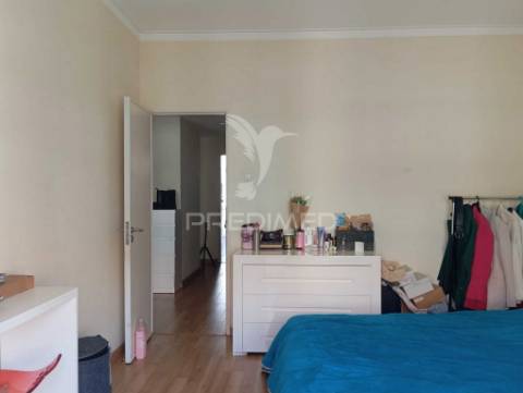 Apartamento lisboa benfica t3 com 2 wc e varanda