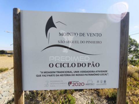 Casa térrea tradicional para recuperar com quintal e garagem - concelho de mértola