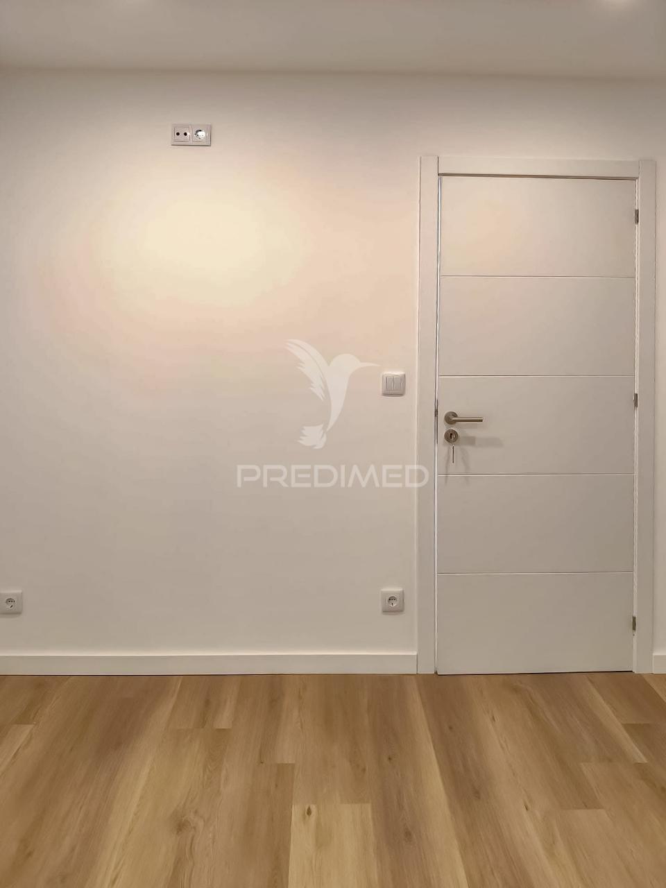 T2+1 moderno, mobilado e equipado | design contemporâneo e pronto a habitar