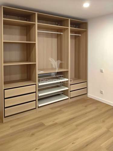 T2+1 moderno, mobilado e equipado | design contemporâneo e pronto a habitar