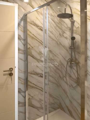 T2+1 moderno, mobilado e equipado | design contemporâneo e pronto a habitar