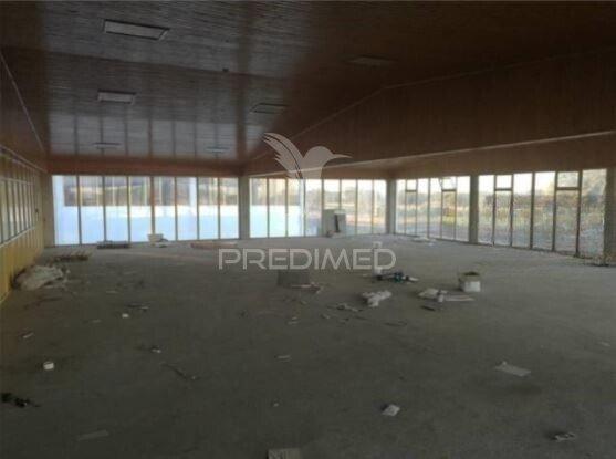 Armazém industrial com rentabilidade em santiago do cacém