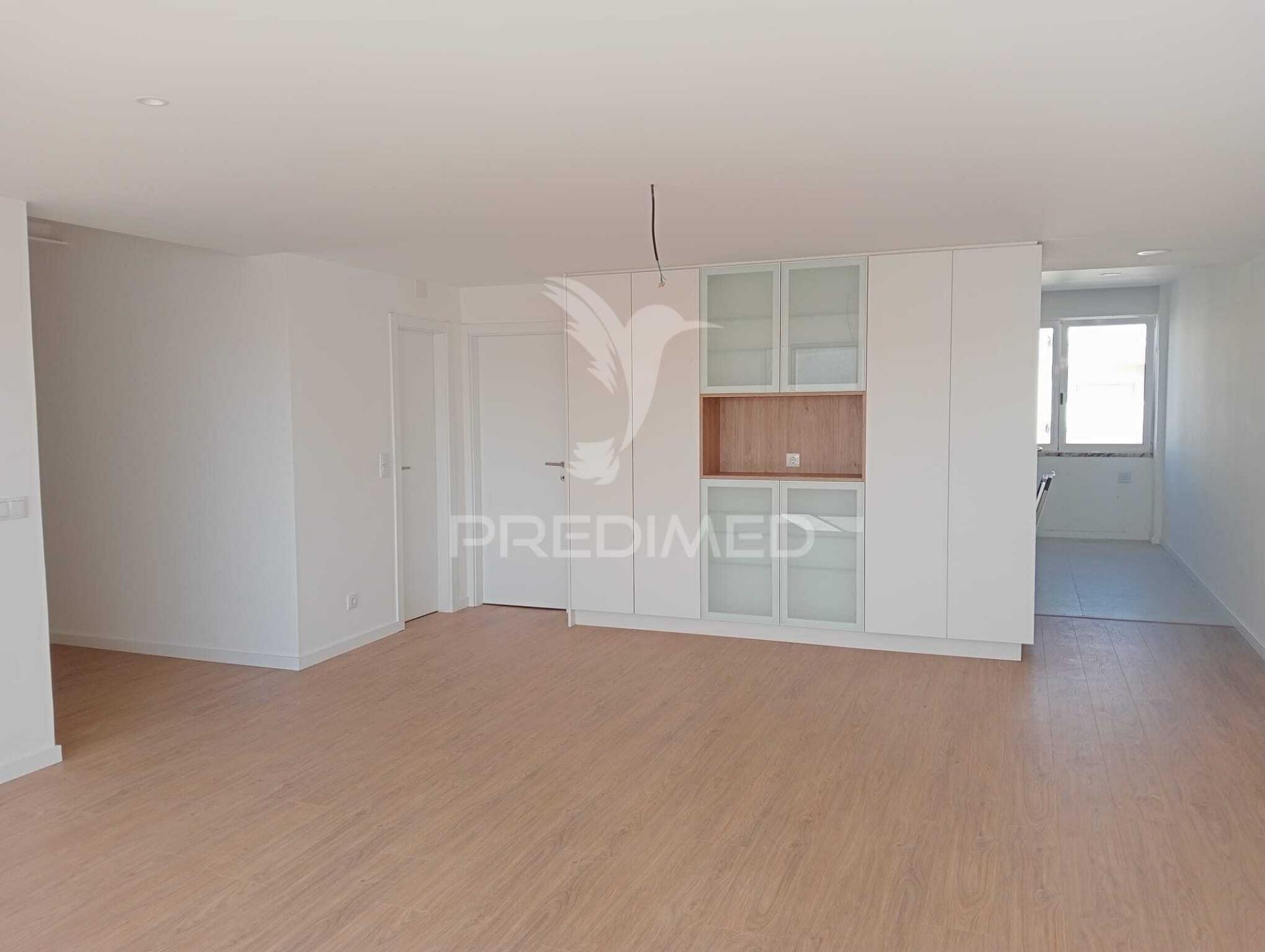 Apartamento t3 totalmente remodelado - quinta da alçada, rua pedro álvares cabral, leiria