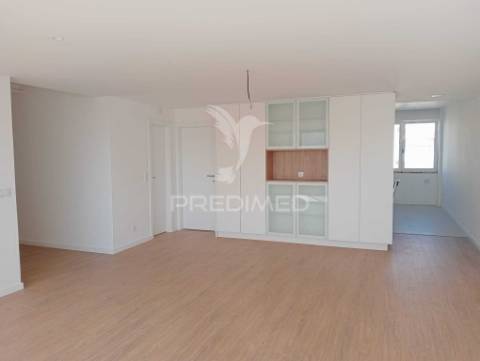 Apartamento t3 totalmente remodelado - quinta da alçada, rua pedro álvares cabral, leiria