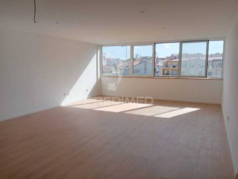 Apartamento t3 totalmente remodelado - quinta da alçada, rua pedro álvares cabral, leiria