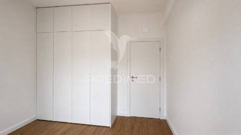 Apartamento t3 totalmente remodelado - quinta da alçada, rua pedro álvares cabral, leiria